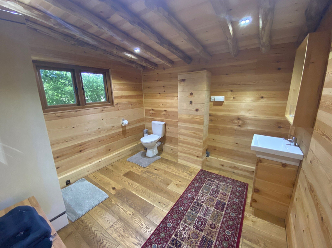Brook House Woods景点图片
