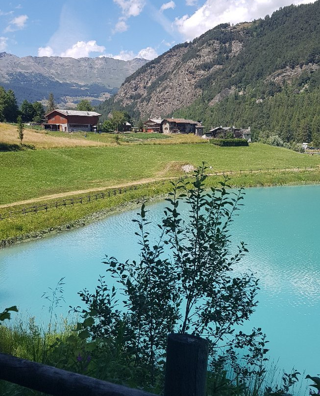 Lago di Brusson景点图片