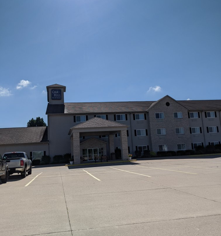 Oak Hill Inn & Suites