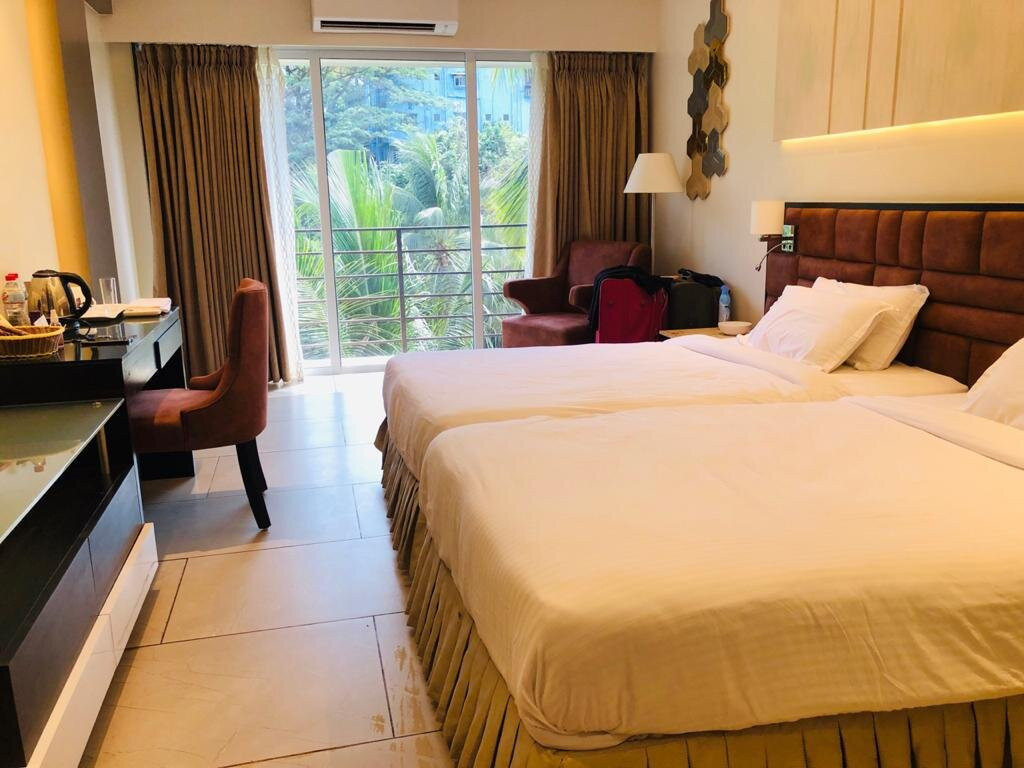 The Flora Grand主图