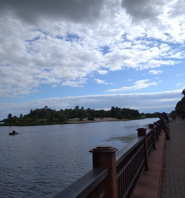 Pinsk City Park of Culture and Rest named after  Red Banner Dnieper Flotilla-Pinsk必去景点