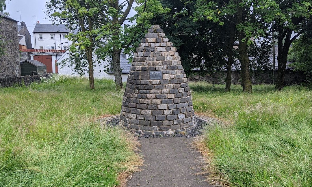 Mary Barbour Memorial Cairn景点图片