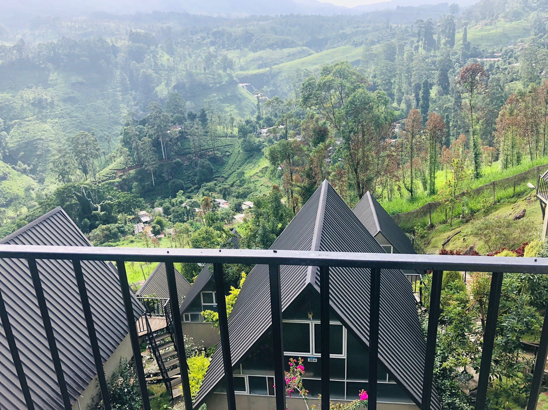 瀑布度假酒店主图