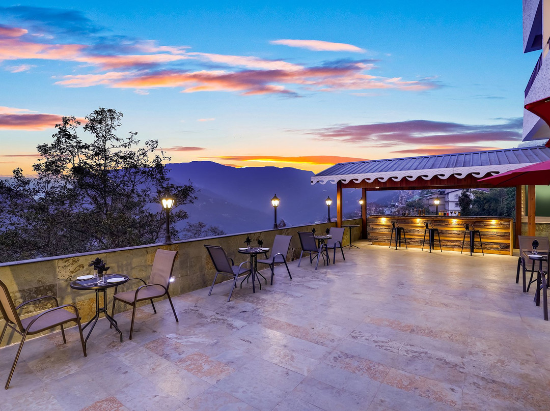 Mount Himalayan Hotel & Spa主图