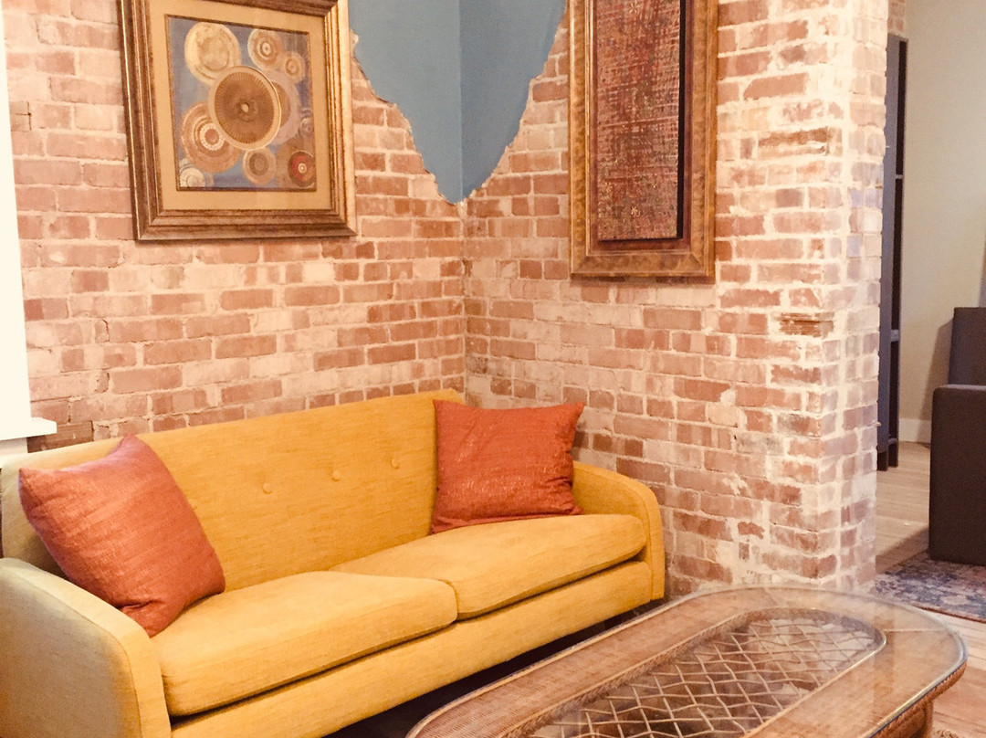 Bisbee Brownstone Suites主图