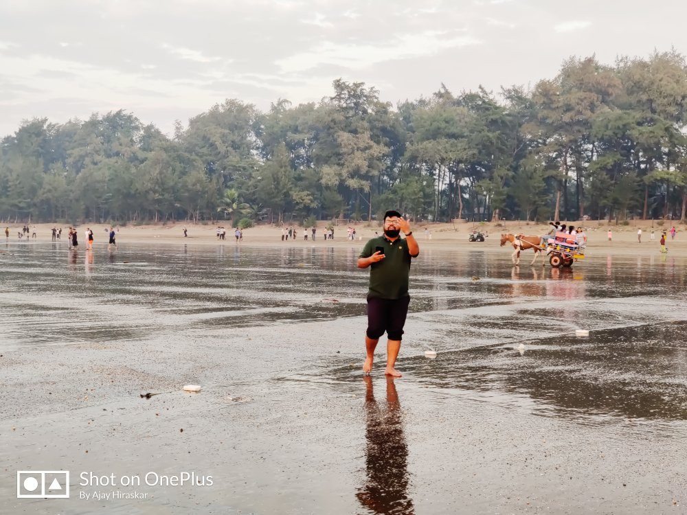 Dahanu Beach景点图片