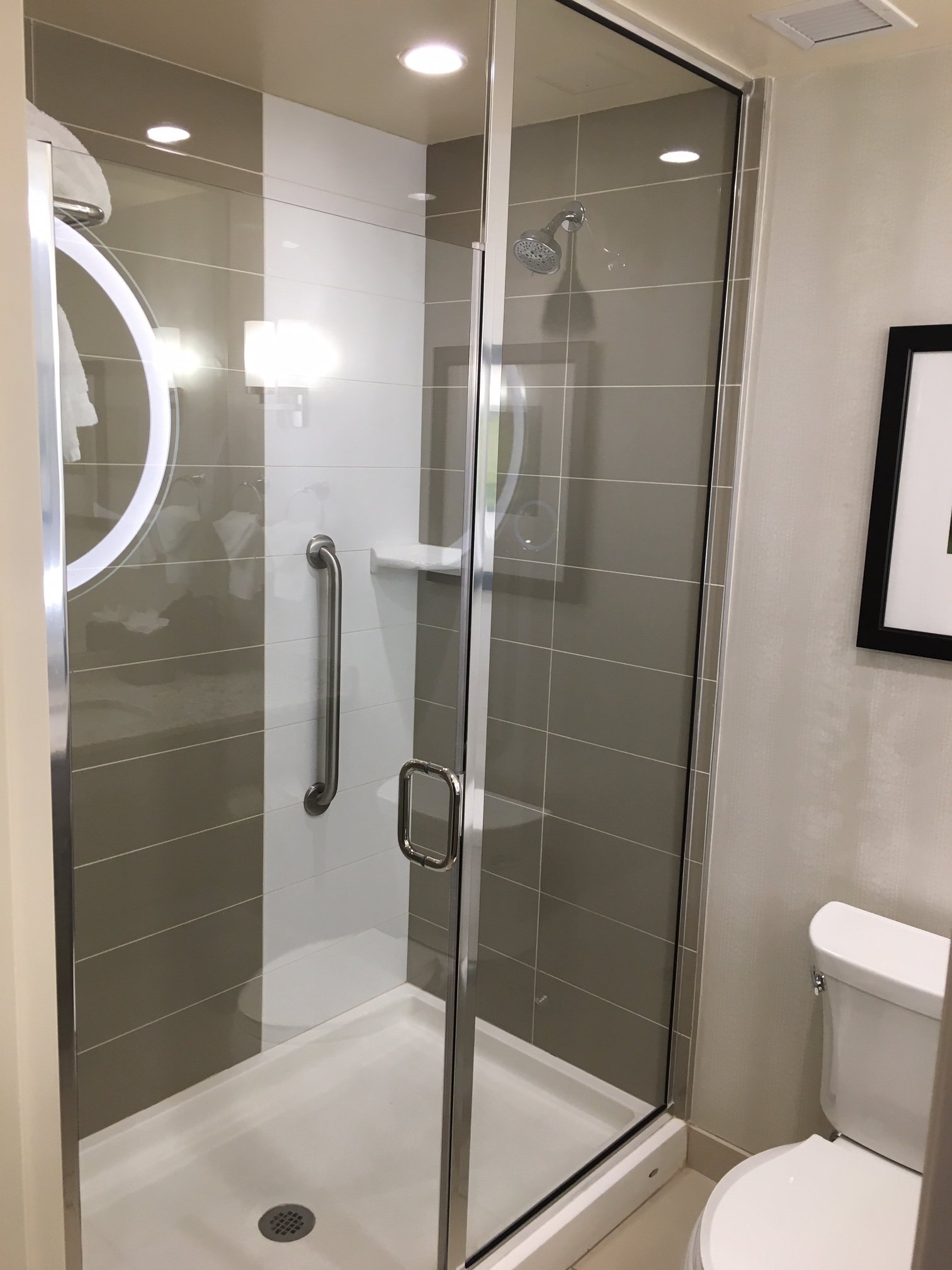 Hilton Garden Inn Raleigh/crabtree Valley-浴室