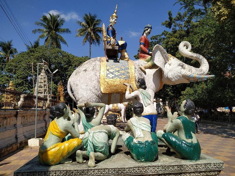 White Elephant Pagoda (Wat Tahm-rai-saw)-马德望必去景点