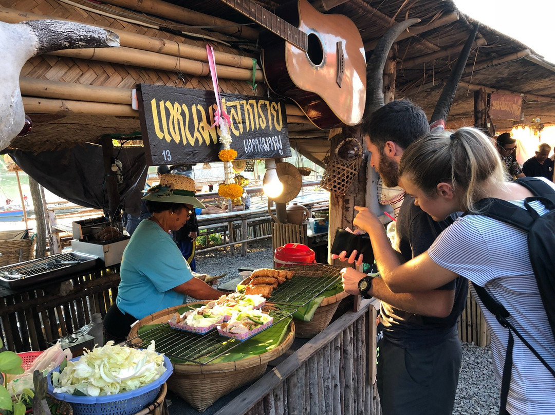 Khlong Khang Pier Market景点图片