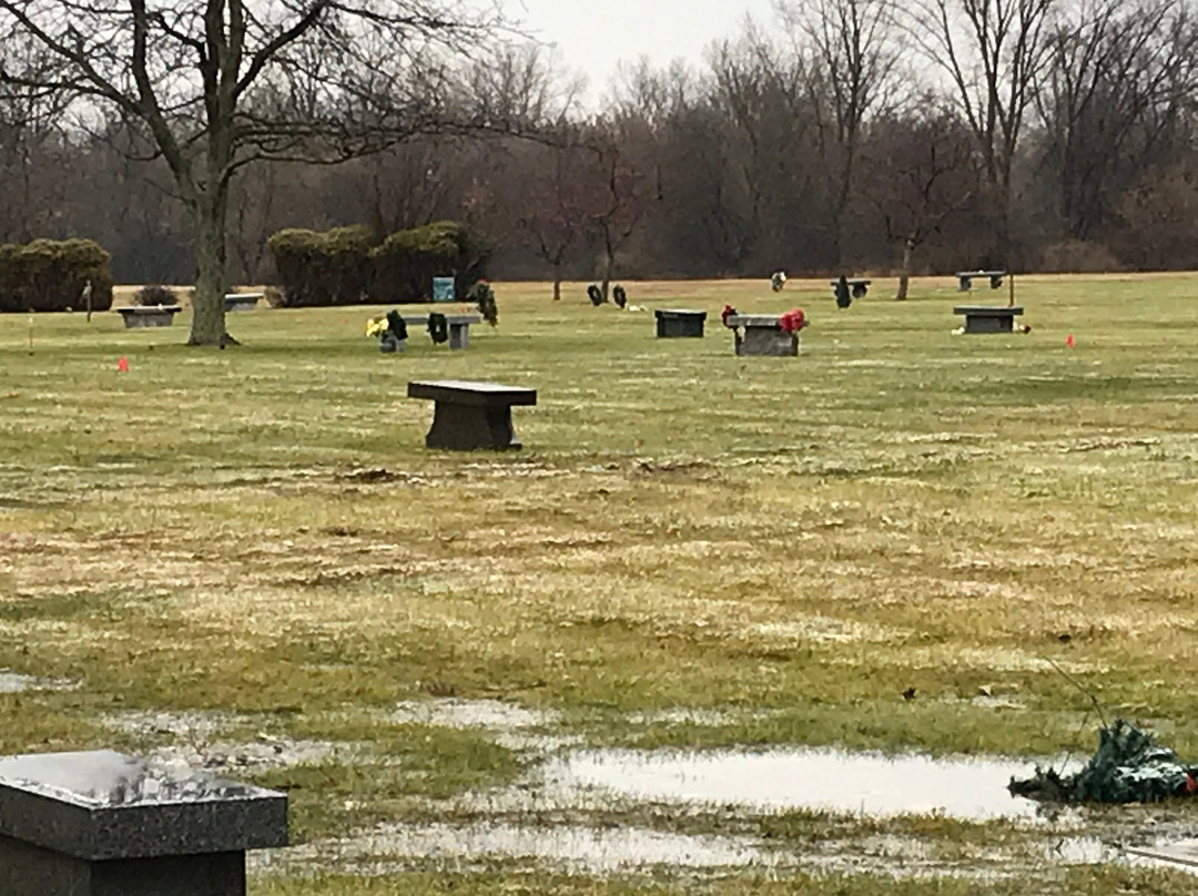 East Lawn Memory Gardens Cemetery景点图片