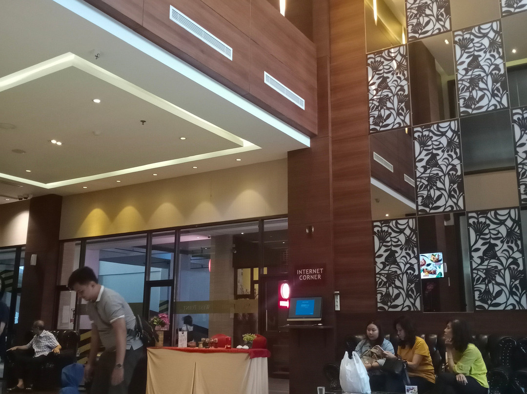 West Point Hotel Bandung主图