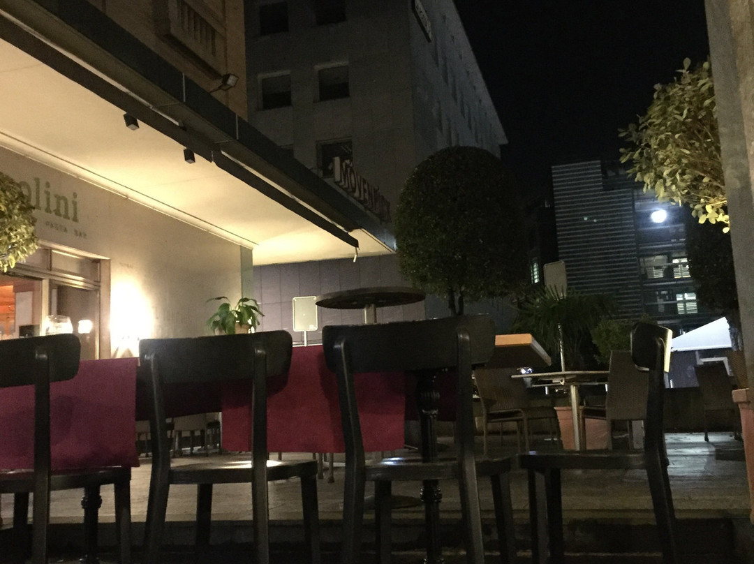 慕温匹克旅行酒店主图