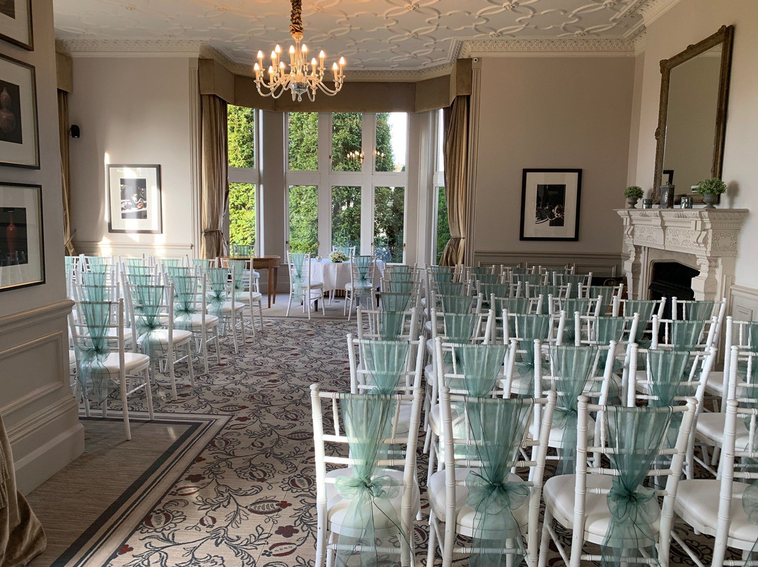 Hartsfield Manor, Betchworth主图
