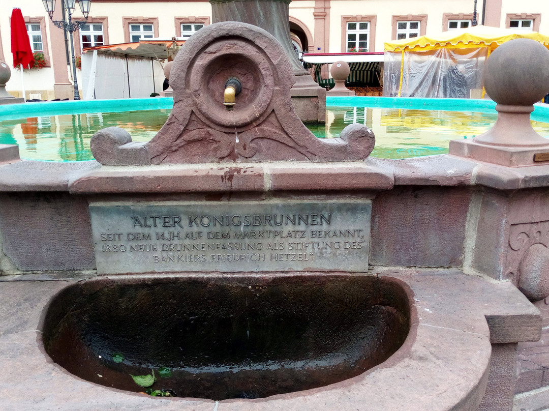 Historischer Marktplatz mit Marktbrunnen-Schorndorf必去景点