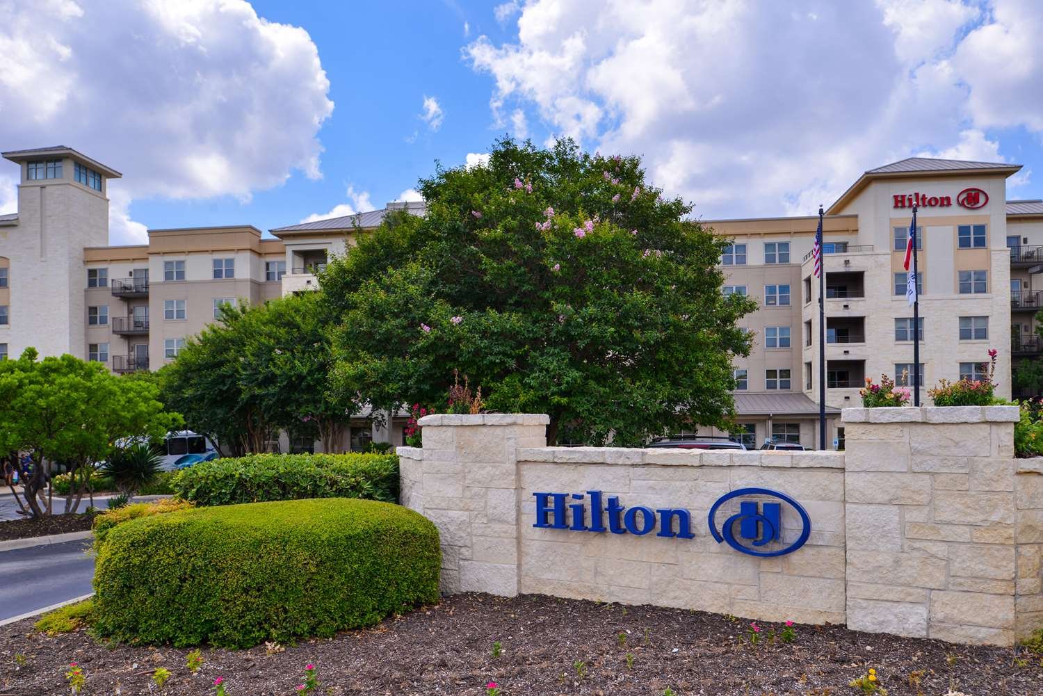 Hilton San Antonio Hill Country-官方