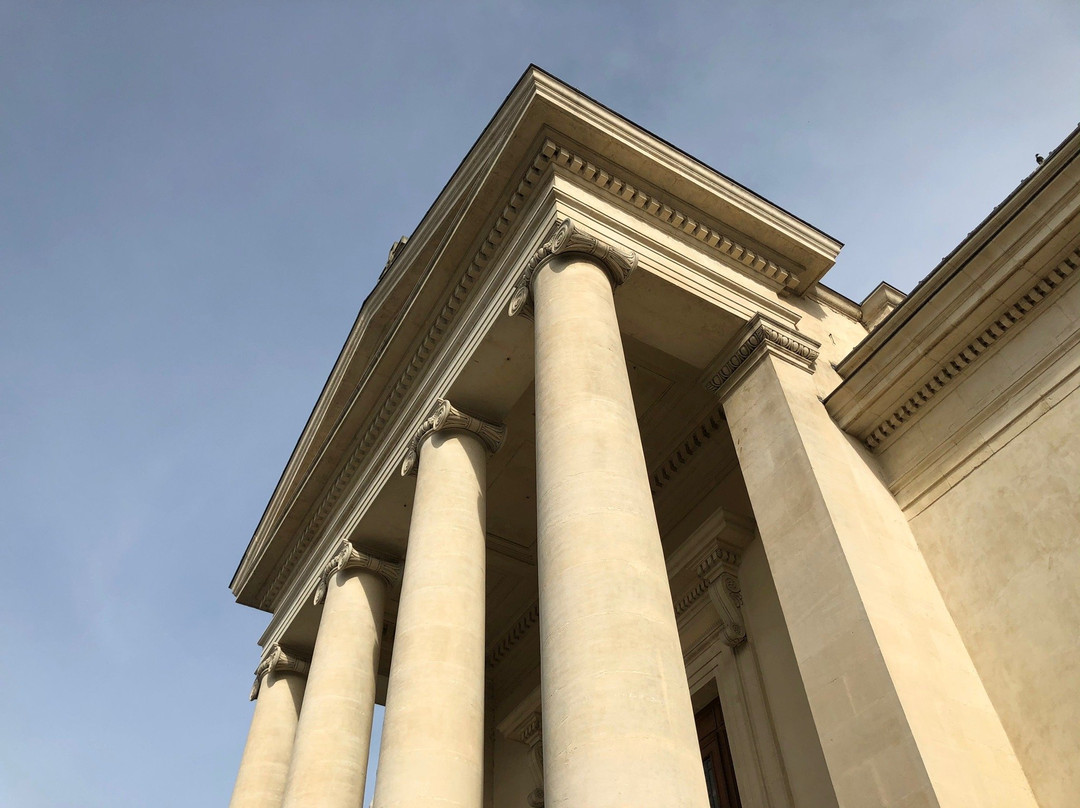 Église Catholique Collégiale Saint-Martin-圣雷米必去景点