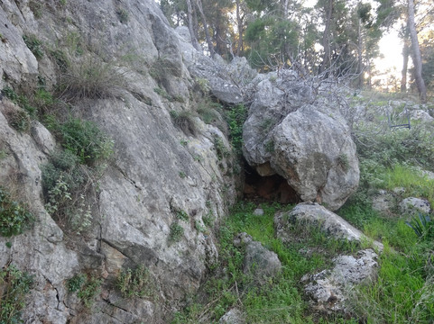O Tafos tou Lokrou-Galaxidi必去景点