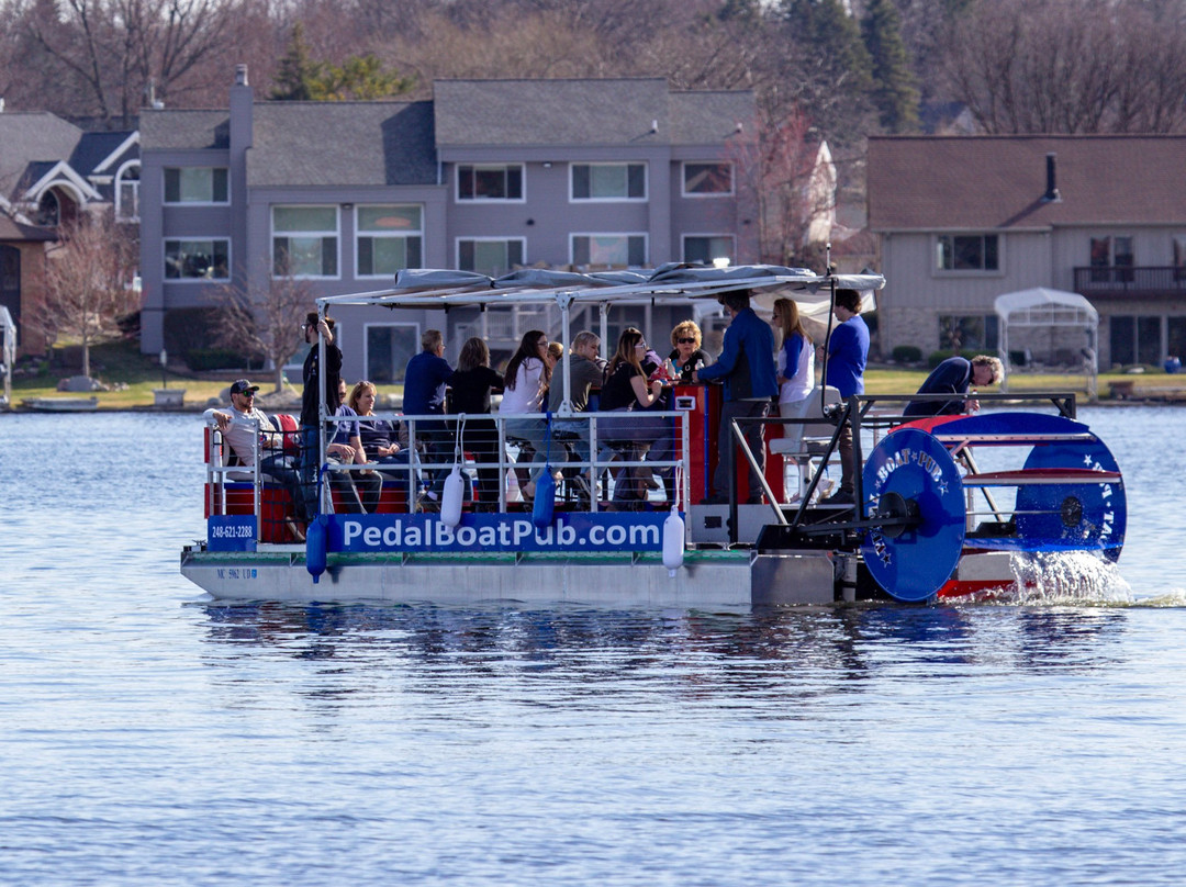 Pedal Boat Pub景点图片