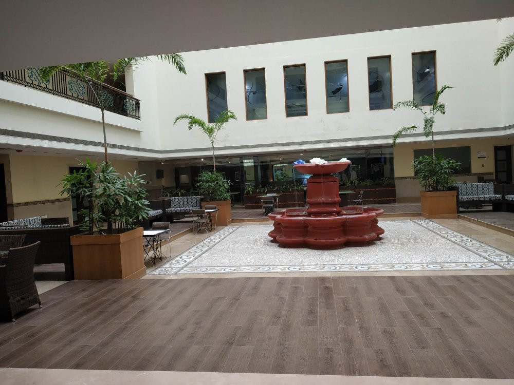 Orange Megastructure LLP主图