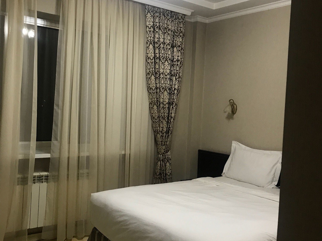 皇家汽油酒店主图