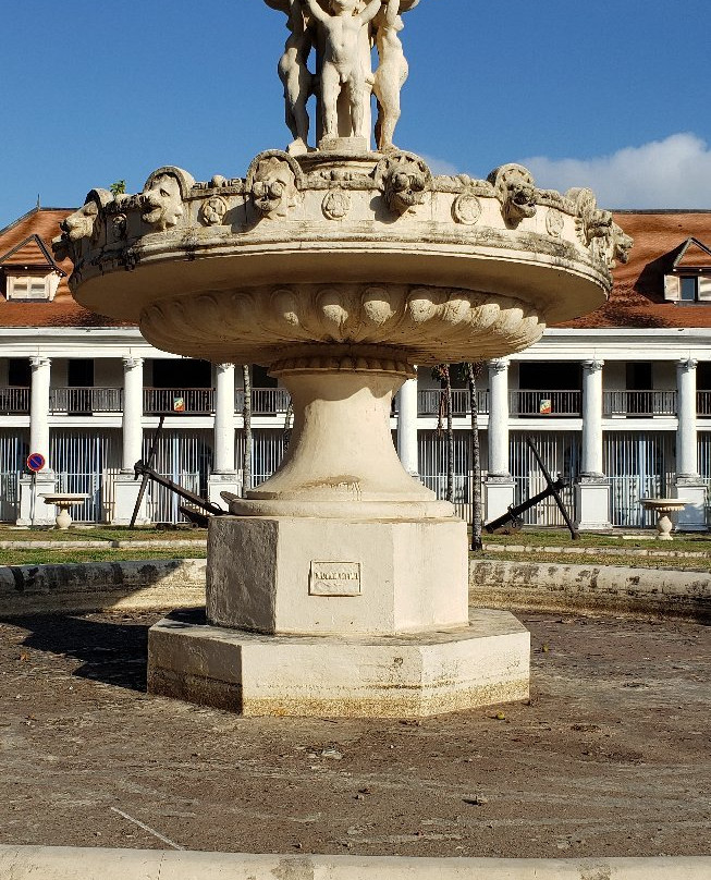 Fontaine De Montravel-卡宴必去景点