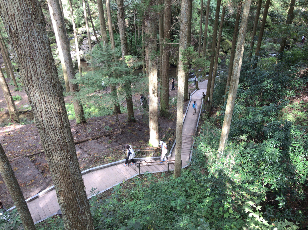 Nabegataki Falls景点图片