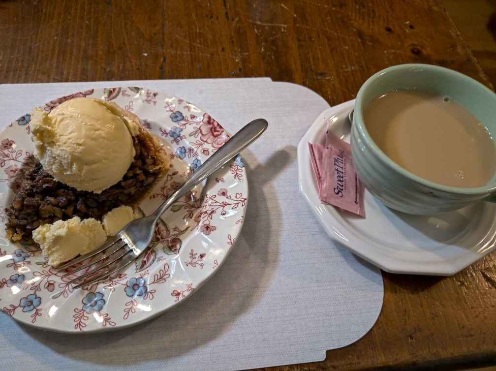 Fern Hill Gifts and Quilts-South Amana必去景点