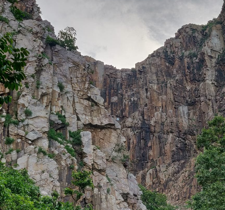 Garbhaji Falls景点图片