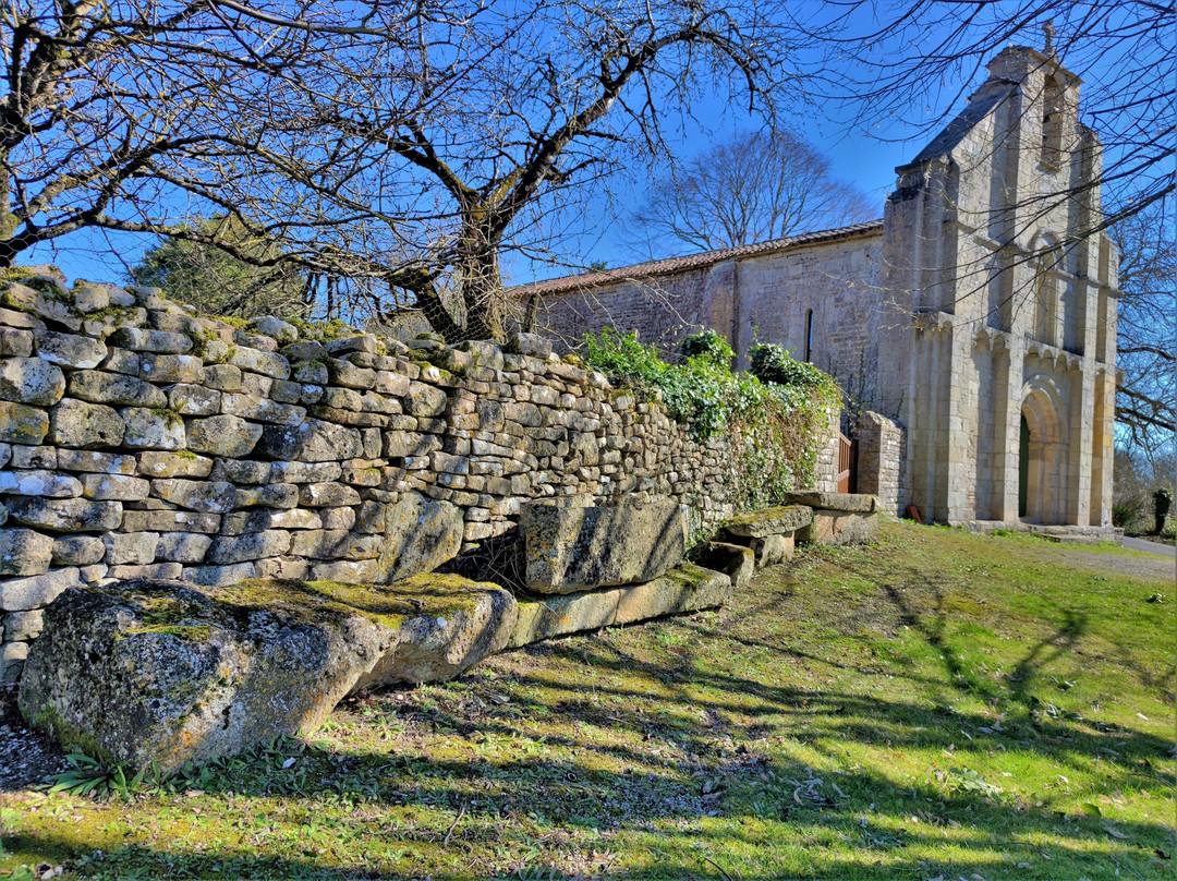 Eglise Saint-génis D'embourie景点图片