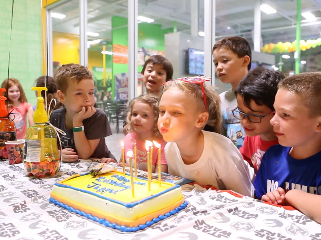 Rockin' Jump - The Ultimate Trampoline Park-特兰伯尔必去景点
