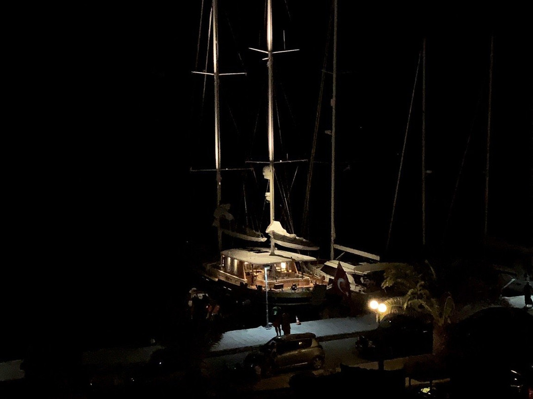 Akri-Adamas必去景点