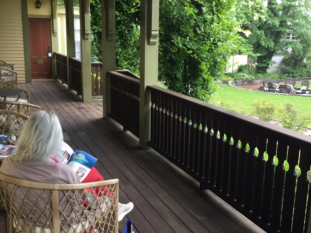 The Cliffside Inn主图