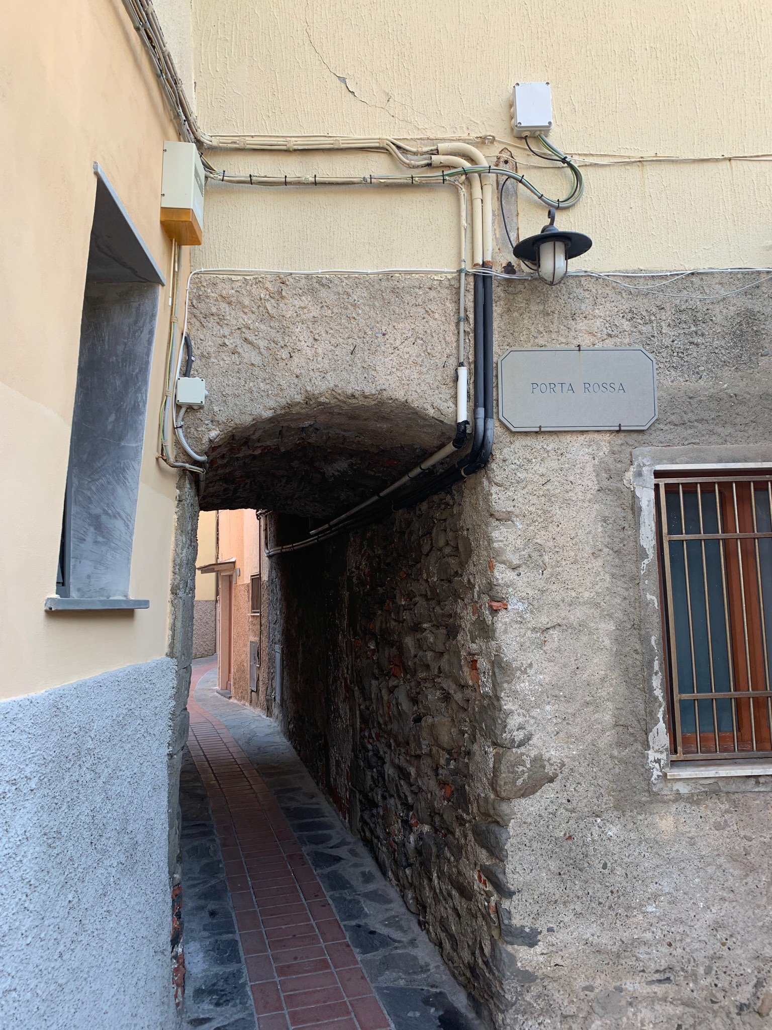Alla Porta Rossa-官方