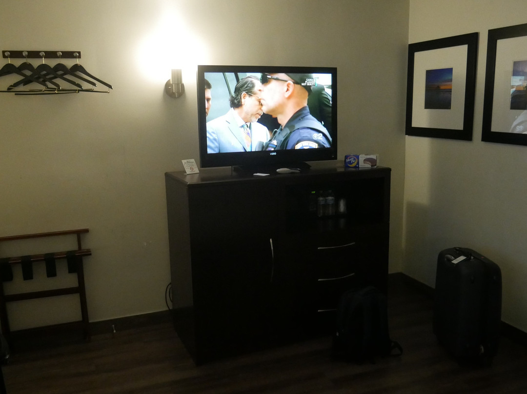 Hi View Inn & Suites主图