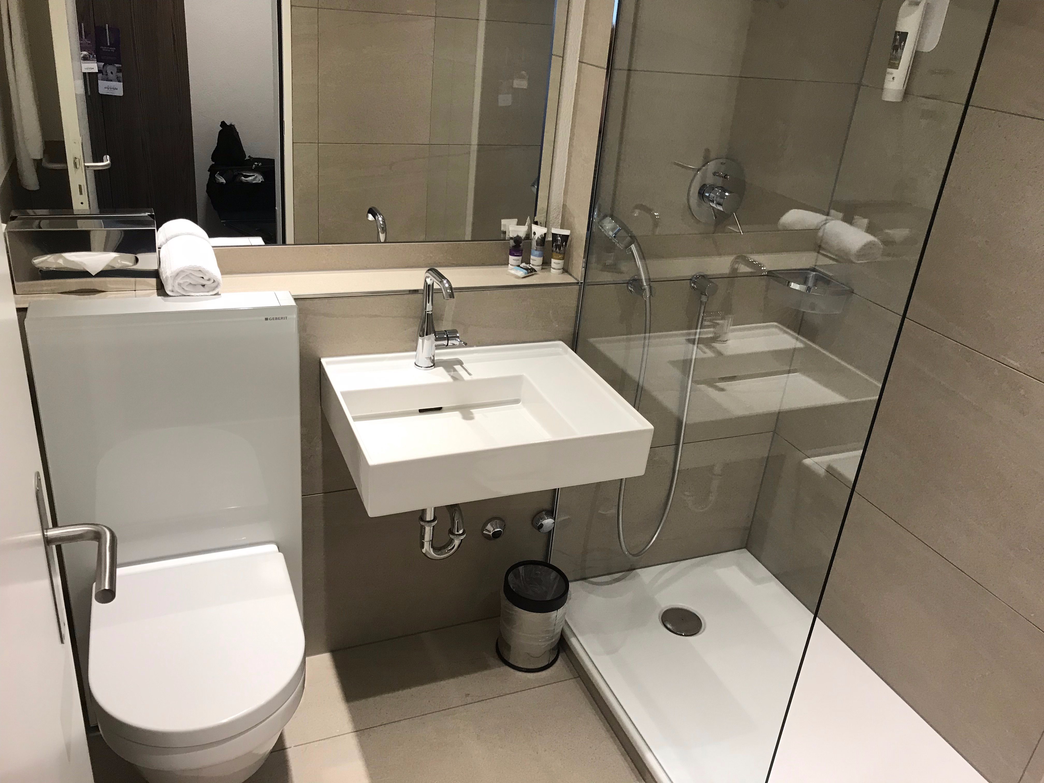 Mercure Hotel Krone Lenzburg-浴室