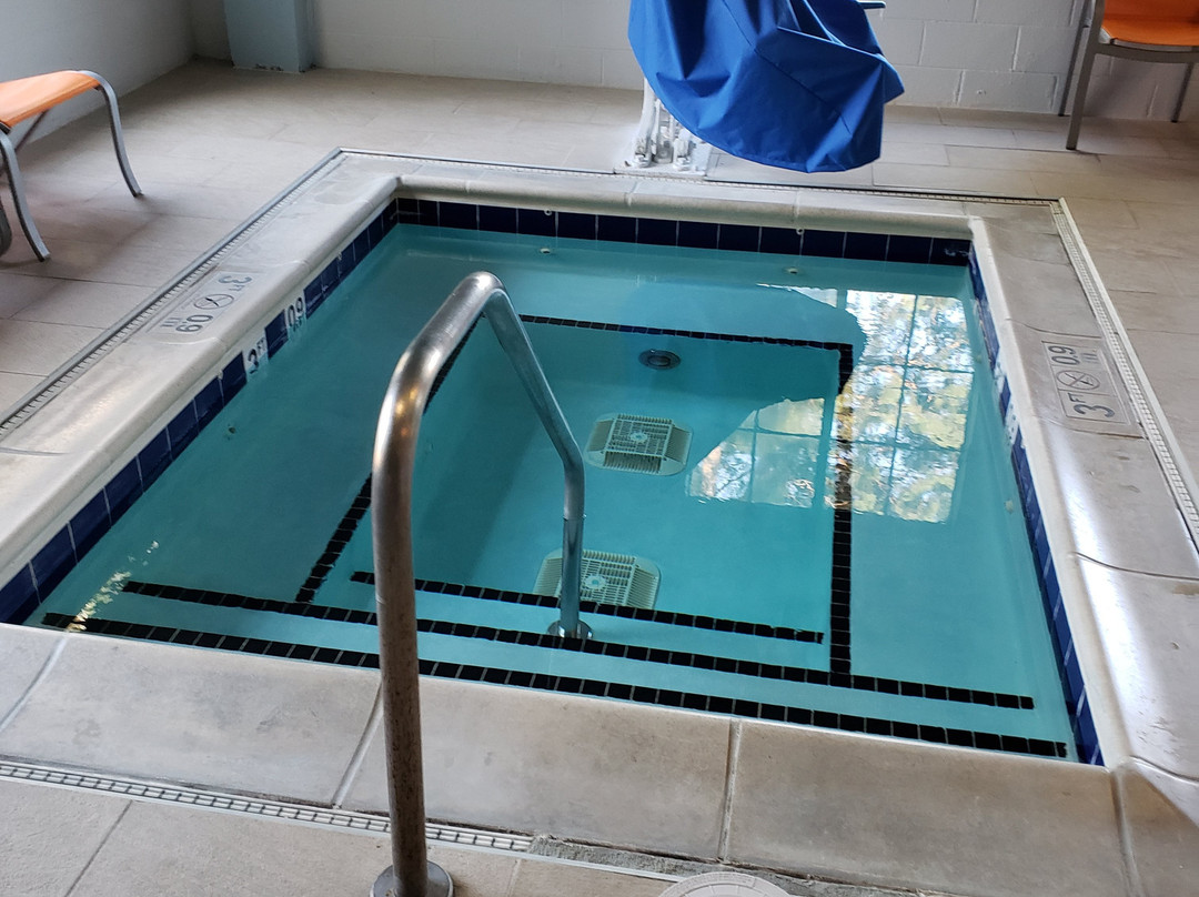 Holiday Inn Express & Suites Petersburg-fort Lee主图