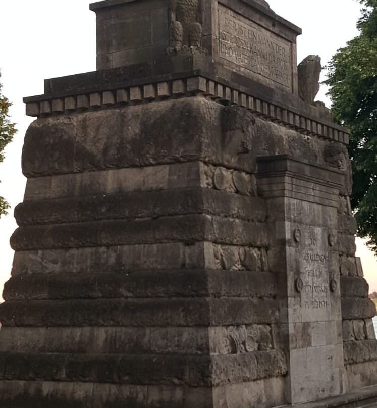 Kriegerdenkmal-Emmerich必去景点