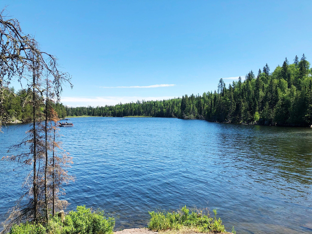 Hunt Lake Hiking Trail景点图片