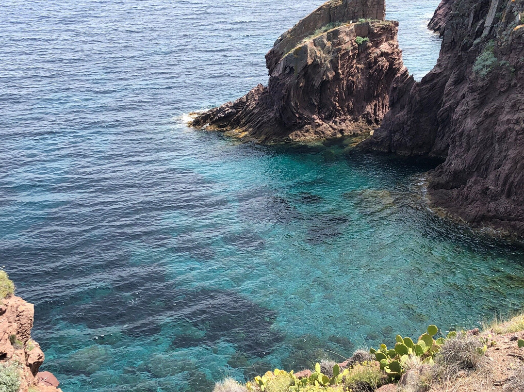 Cala dello Zurletto-Capraia Isola必去景点