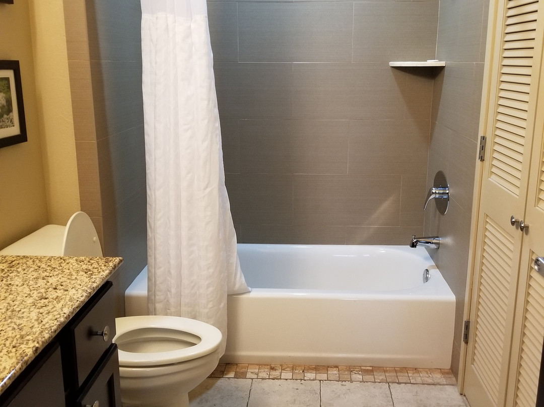 西蒙斯套房酒店主图