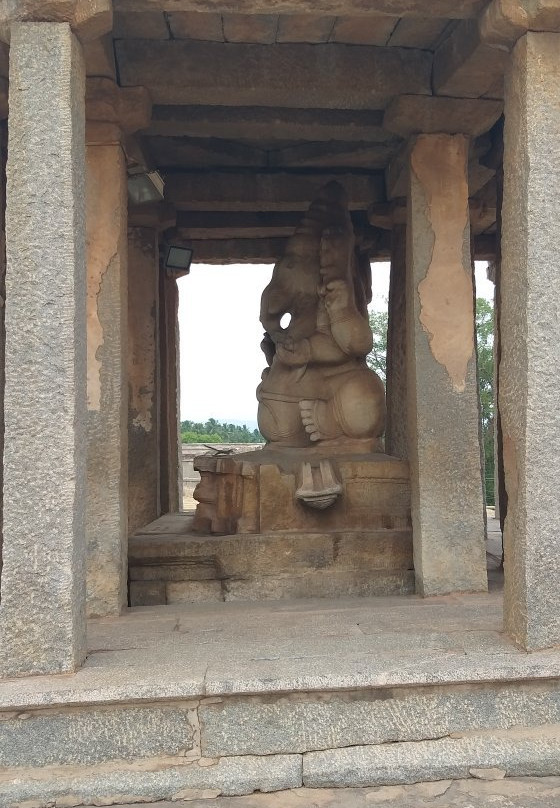 Hemakuta Hill Temple Complex景点图片