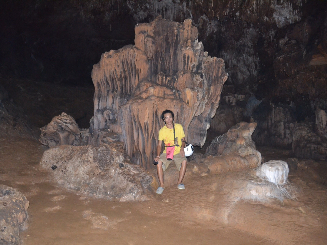 Tham Loup & Tham Hoi Caves-旺阳必去景点