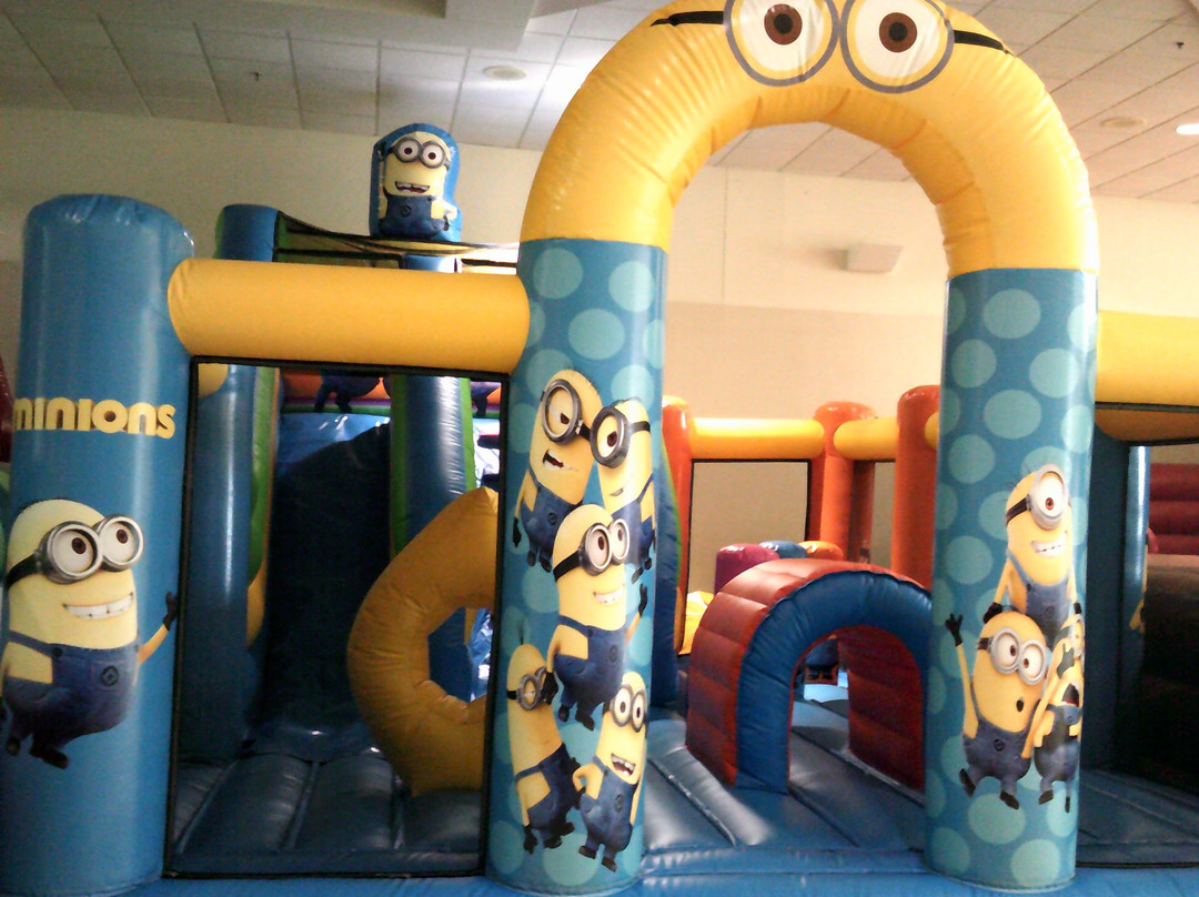 The Dinosaur Playground Bounce House-莱克威尔士必去景点