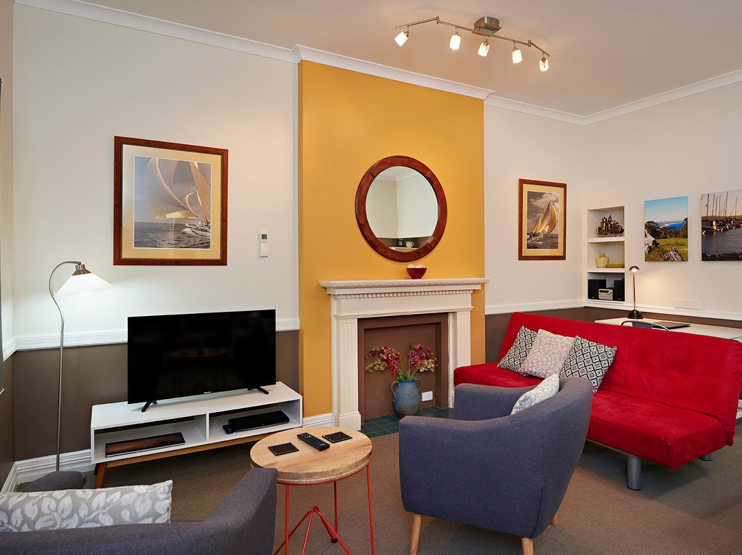 Foreshore Apartments主图