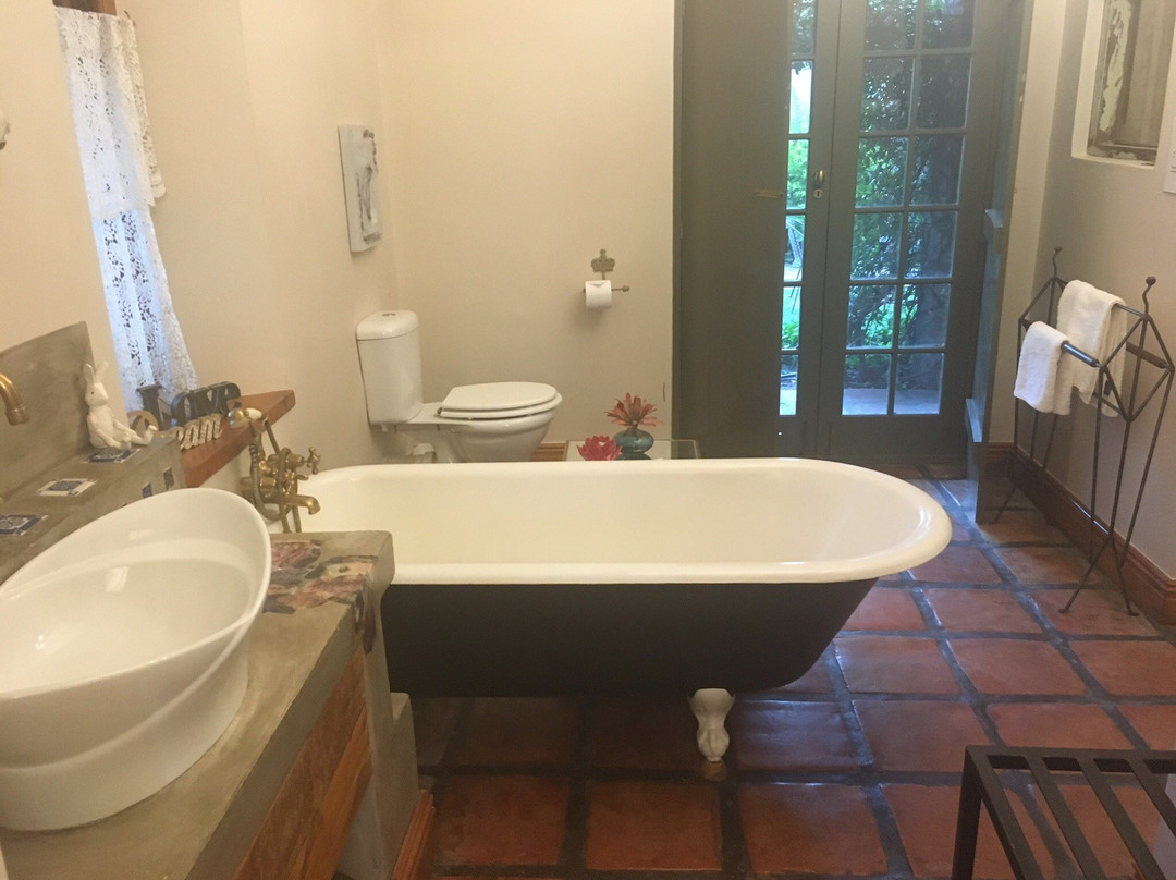 Station House Simondium主图