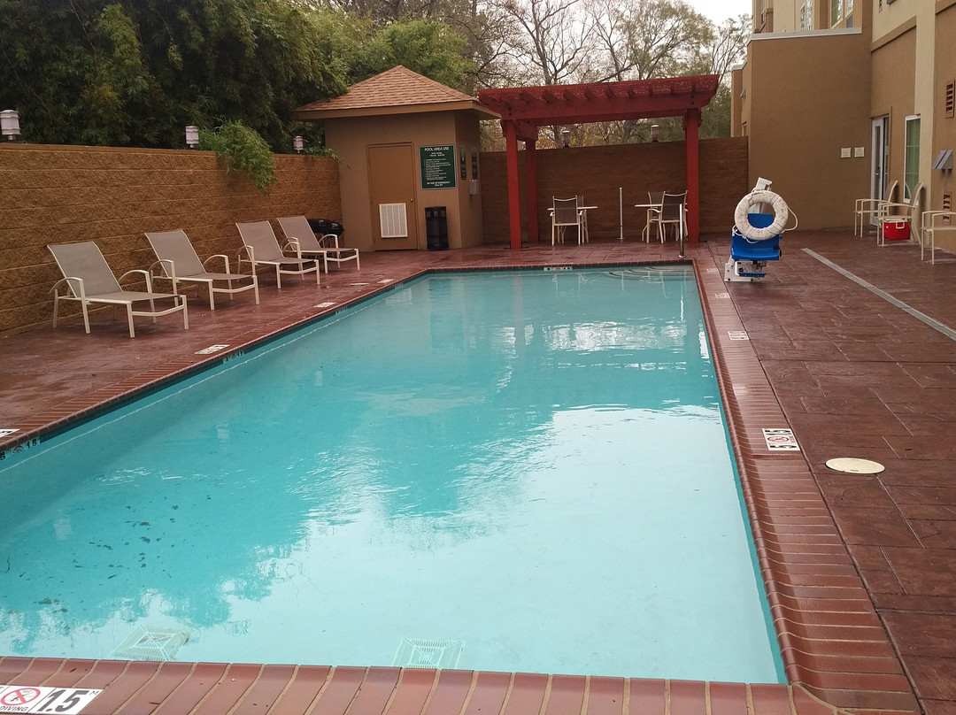 La Quinta Inn & Suites by Wyndham Lake Charles - Westlake主图