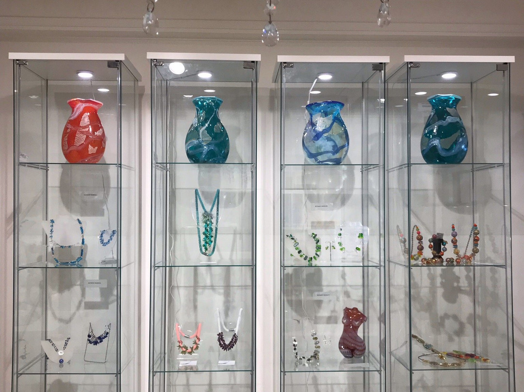 Red Moon Contemporary Art Glass Gallery-Armadale必去景点