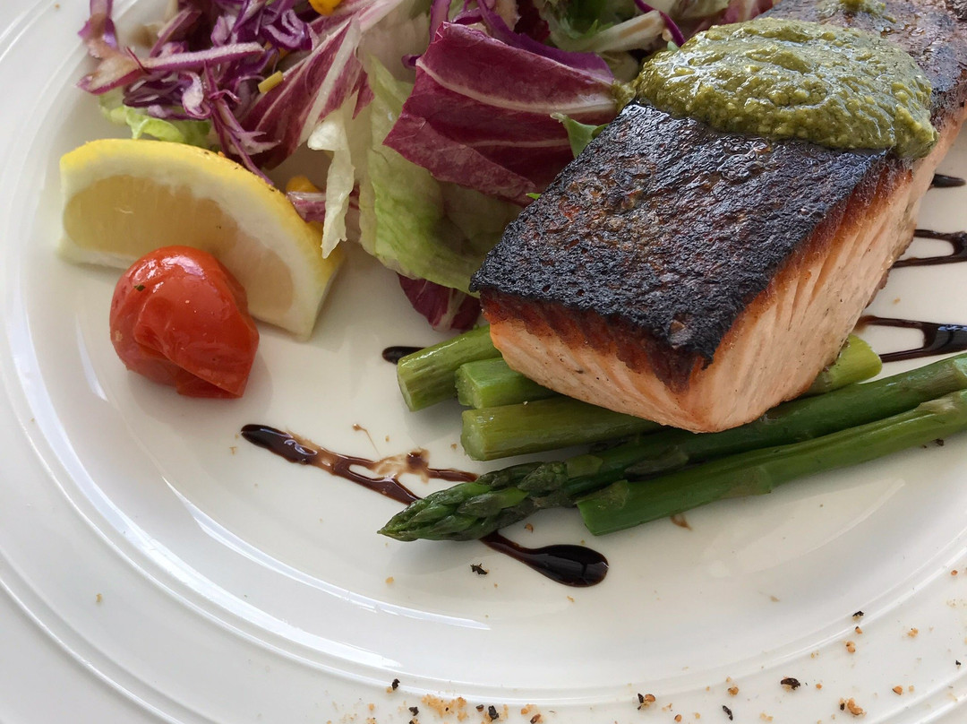 Skiffies Bar and Bistro