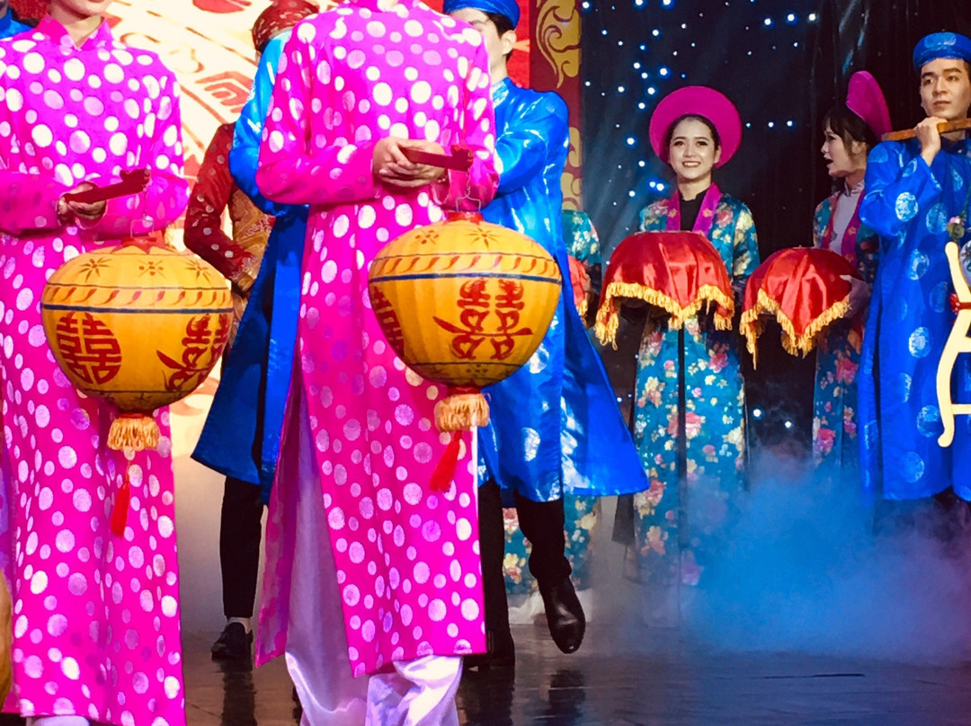 Ao Dai Show-顺化必去景点