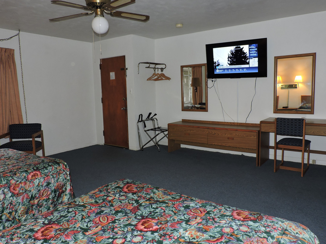 The Golden Inn主图